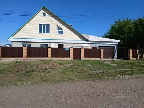 Дом в Башкортостан, Уфимский район, Дмитриевский сельсовет, д. ...