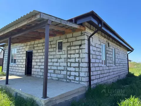 Дом в Крым, Кировский район, с. Приветное ул. Ленина (125 м)