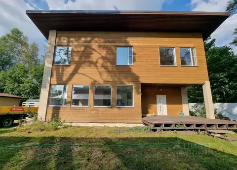 Дом в Санкт-Петербург пос. Песочный, Дачная ул., 17 (200 м)
