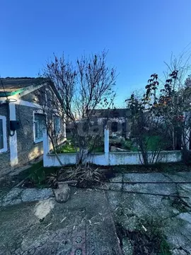 Дом в Крым, Бахчисарайский район, с. Угловое ул. Комарова, 9 (77 м)