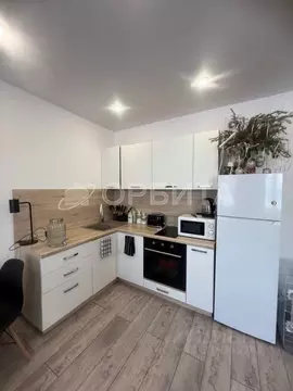 Студия Тюменская область, Тюмень ул. Павла Никольского, 6 (33.4 м)