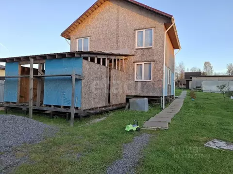 Дом в Ленинградская область, Киришский район, Пчевжинское с/пос, д. ...
