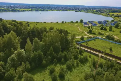 Участок в Калужская область, Совхоз Боровский с/пос, д. Комлево ул. ...