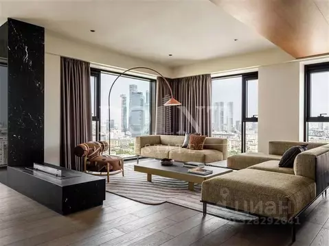 2-к кв. Москва Поклонная ул., 9 (102.8 м)