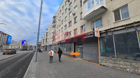 Торговая площадь (158 м)