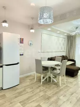 3-к кв. Сахалинская область, Южно-Сахалинск просп. Мира, 300к6 (70.0 ...