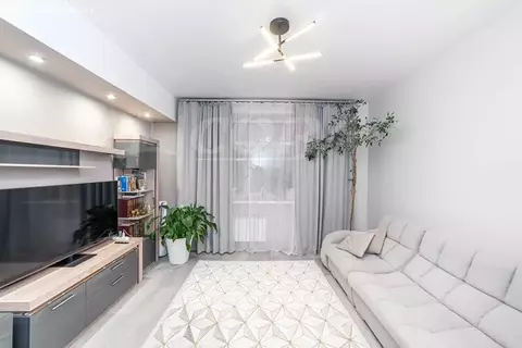 2-комнатная квартира: Тюмень, улица Орджоникидзе, 51 (67 м)