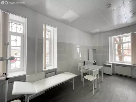 Торговая площадь (556 м)