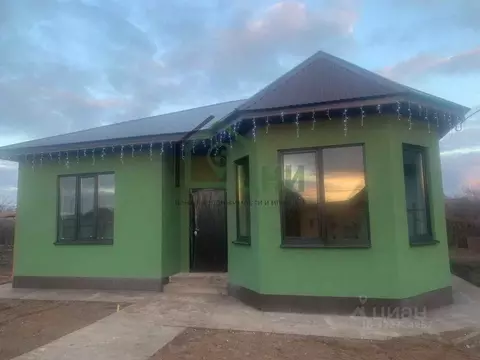 Дом в Оренбургская область, Оренбургский район, Весенний сельсовет, ...