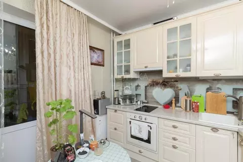 1-к кв. Тюменская область, Тюмень ул. Парада Победы, 9 (33.0 м)