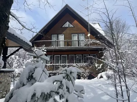 Дом в Московская область, Одинцовский городской округ, с. Жаворонки ...