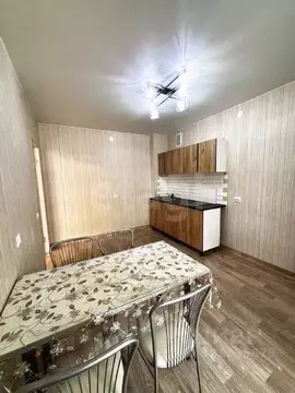 3-к кв. Красноярский край, Красноярск ул. Шахтеров, 8 (90.0 м)