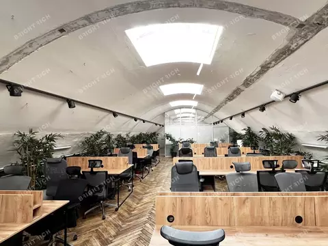 Офис в Санкт-Петербург Большая Морская ул., 3-5 (715 м)