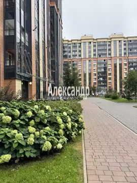 3-к кв. Санкт-Петербург ул. Александра Матросова, 8к1 (73.3 м)