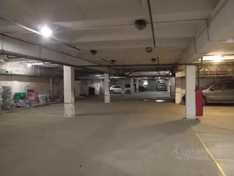 Гараж в Москва Рублевское ш., 20К3 (16 м)