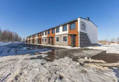 Таунхаус в Курганская область, Курган Заозерный жилрайон, 15-й мкр, 11 ...