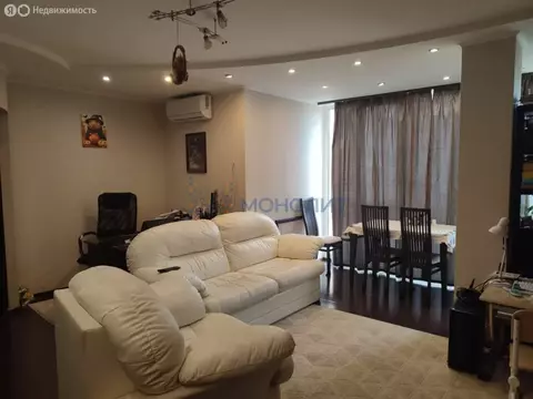 3-комнатная квартира: Нижний Новгород, улица Александра Хохлова, 1 ...