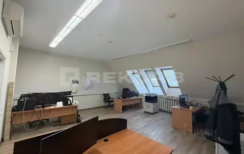 Офис в Санкт-Петербург 7-я Васильевского острова линия, 44 (90 м)
