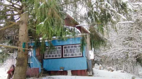 Дом в Ленинградская область, Киришский район, Пчевжинское с/пос, ...