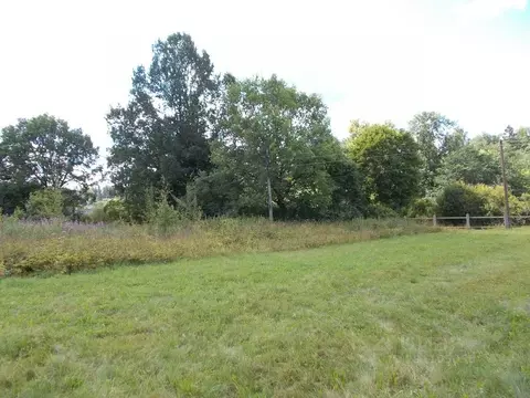 Участок в Тверская область, Кувшиновский муниципальный округ, д. ...