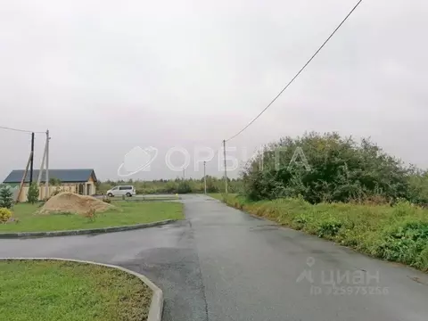 Участок в Тюменская область, Тюменский муниципальный округ, д. ...
