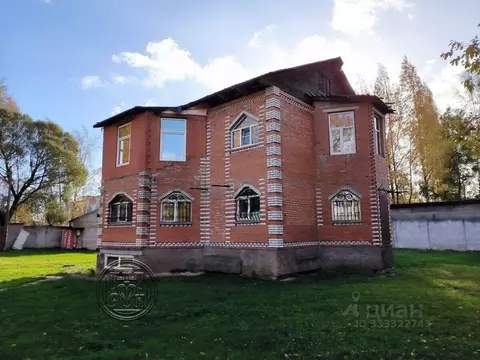 Дом в Санкт-Петербург, Санкт-Петербург, Петергоф Собственный просп., ...