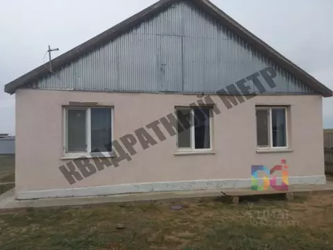 Дом в Калмыкия, Целинный район, с. Троицкое пер. Джангара, 6 (70 м)