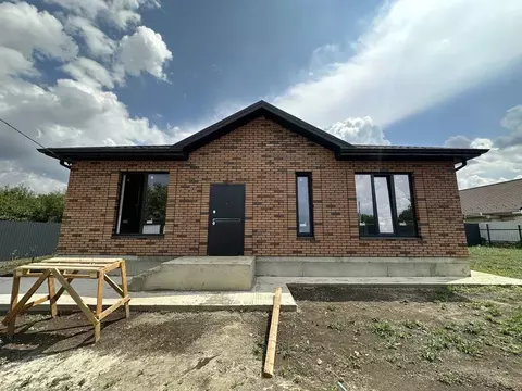 Дом в Краснодарский край, Динской район, Новотитаровская ст-ца ул. ...