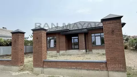 Дом в Адыгея, Майкоп городской округ, пос. Западный ул. Центральная, ...