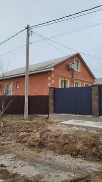 Дом в Астраханская область, Наримановский район, с. Солянка ул. ...