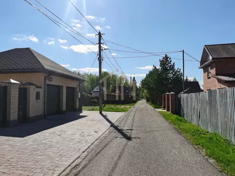 Участок в Омская область, Омский район, с. Усть-Заостровка ул. 1-я ...