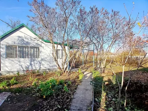 Дом в Волгоградская область, Волжский Абразивщик СНТ, ул. Клубничная ...