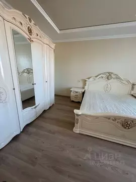 Дом в Крым, Симферопольский район, Молодежное пгт ул. Достлук (190 м)