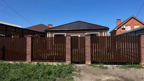 Дом в Ростовская область, Азов Азовский район, ул. Аверина (110 м)