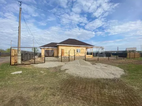 Дом в Хакасия, Усть-Абаканский район, пос. Тепличный ул. Камская (130 ...