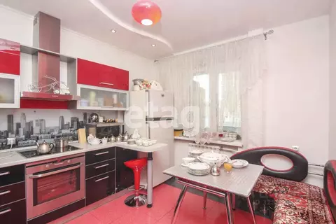 2-к кв. Тюменская область, Тюмень Комсомольская ул., 75 (61.4 м)