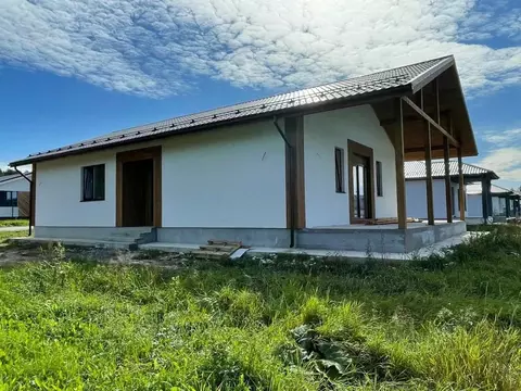 Дом в Свердловская область, Белоярский муниципальный округ, пос. ...