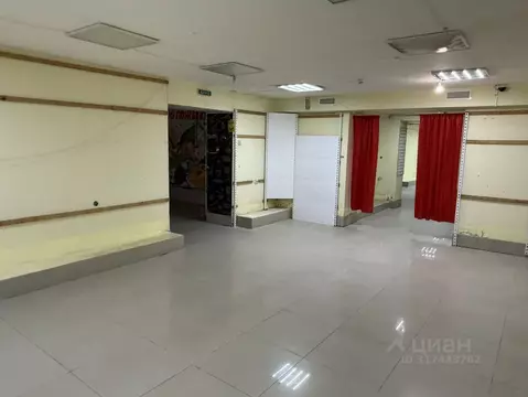 Торговая площадь в Крым, Феодосия ул. Советская, 12 (232 м)