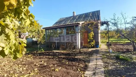 Дом в Крым, Сакский район, Ореховское с/пос, Труд СПК ул. 7-я ...