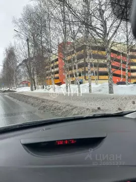 Гараж в Ханты-Мансийский АО, Нижневартовск ул. Нефтяников, 8 (13 м)