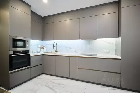 3-к кв. Тюменская область, Тюмень ул. Мельникайте, 30 (135.0 м)