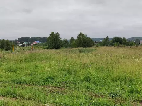 Участок в Свердловская область, Первоуральск муниципальный округ, с. ...