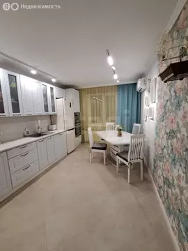 3-комнатная квартира: Тюмень, улица Радищева, 27 (68 м)