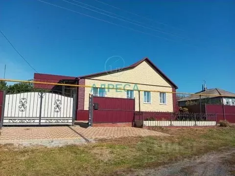 Дом в Белгородская область, Чернянский район, Новореченское с/пос, с. ...