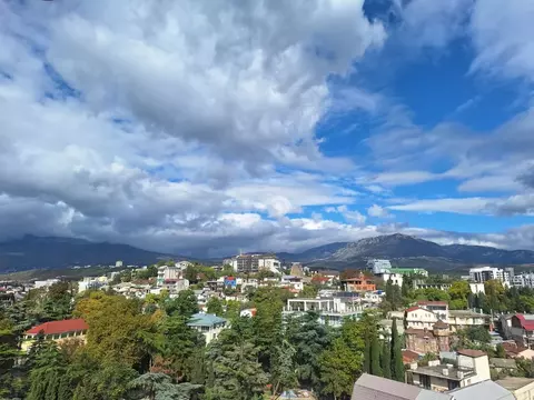 Дом в Крым, Ялта ул. Сосновая, 15 (2000 м)