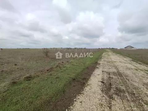 Участок в Крым, Симферопольский район, с. Мирное 111 (6.05 сот.)