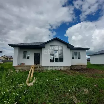 Дом в Башкортостан, Стерлитамакский район, Казадаевский сельсовет, с. ...