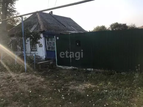Дом в Белгородская область, Чернянский район, Ольшанское с/пос, с. ...
