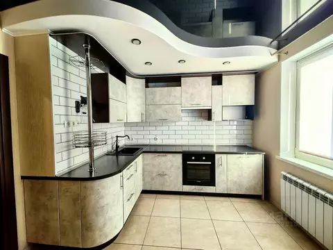 2-к кв. Омская область, Омск просп. Комарова, 21к2 (58.0 м)