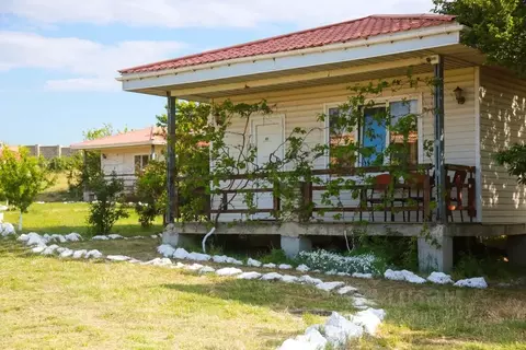 Дом в Крым, Ленинский район, Белинское с/пос, с. Золотое ул. Северная, ...